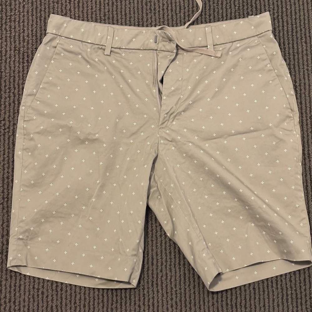 Uniqlo Tan Patterned Men's Shorts
